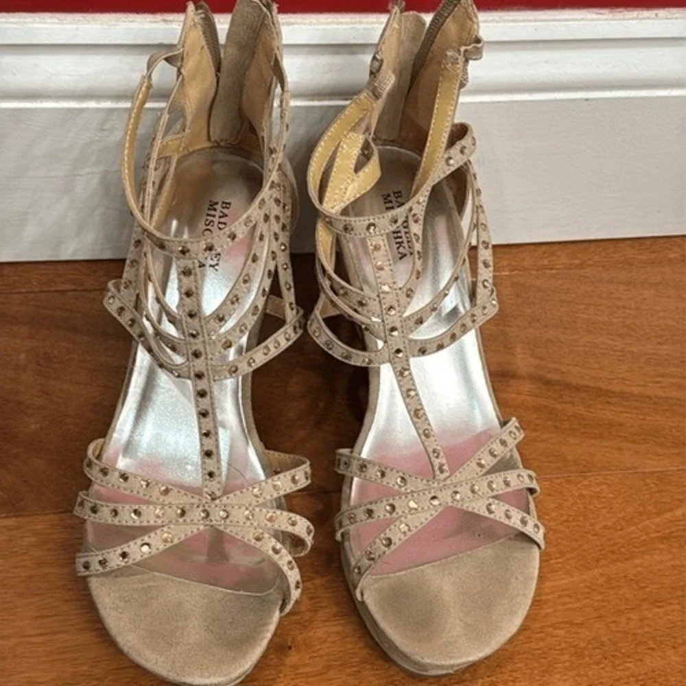 Badgley Mischka Wedge Sandals Womens Tan‎ Suede Rhinestone Strappy Cage 5M